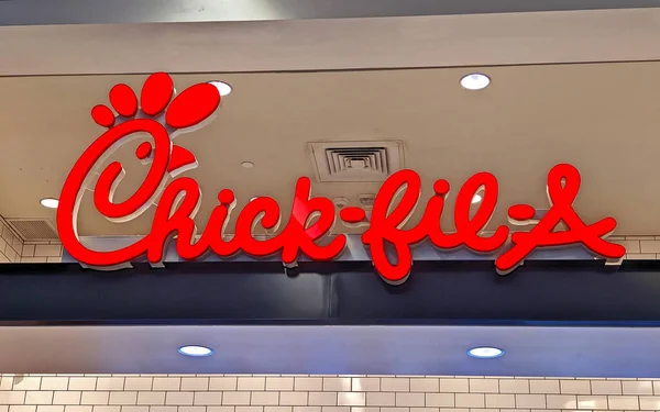Chick Fil Fast Food Restaurant Sign Menu Order Card Food — стоковое фото
