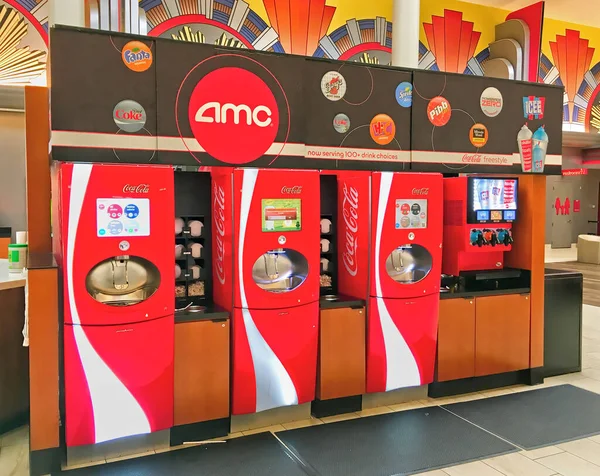 Cocacola Refresco Refrigerantes Refrigerantes Cinema Máquina Venda Automática Cinema — Fotografia de Stock