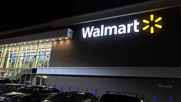 Walmart Super Centro Tienda Dos Niveles — Foto de Stock