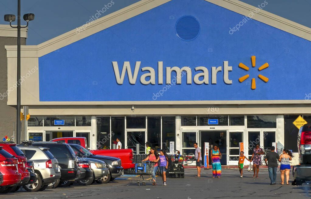 Los Clientes Walmart Tienda Van Vienen — Foto editorial de stock
