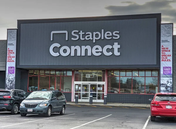 Staples Connect Магазин Розничных Услуг — стоковое фото