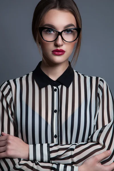 眼镜的女人性感和美丽的业务。新鲜的模型 — 图库照片