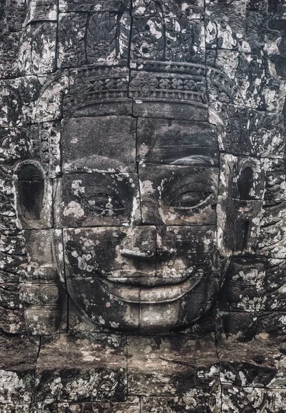 Statue Bayon Temple Angkor Thom, Cambodia. Ancient Khmer archite — Stock Photo, Image