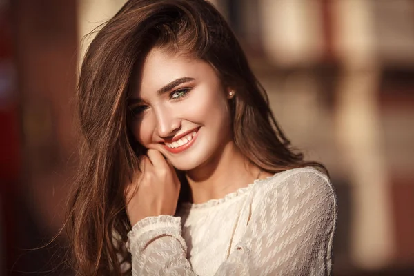 Young pretty woman with natural beauty smilling at camera. Youth — Stock Photo, Image