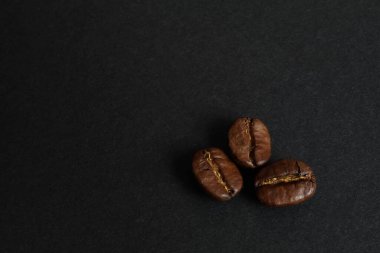 aromatik kahve çekirdekleri yakın.