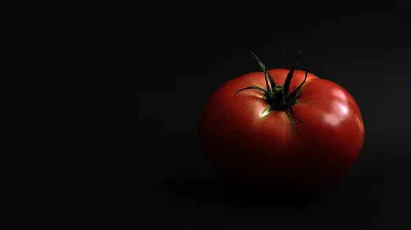 Grosse Tomate Juteuse Sur Fond Noir — Photo