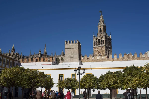 Torre Giralda e Cattedrale di Siviglia in Andalusia Spagna — Foto Stock