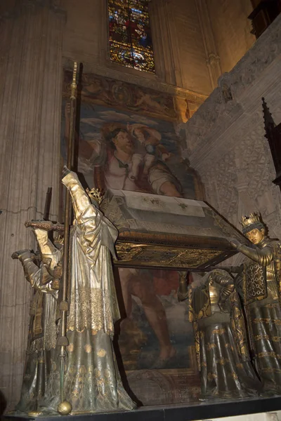 Tesouros no interior da Catedral de Sevilha, na Andaluzia Espanha — Fotografia de Stock