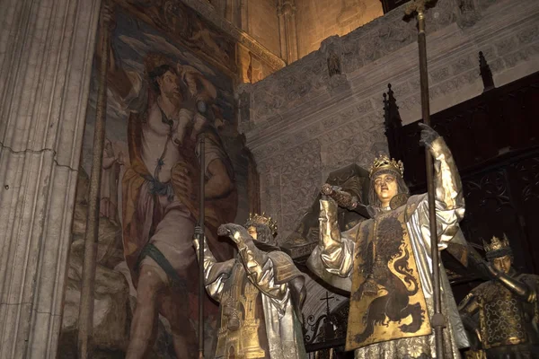 Tesouros no interior da Catedral de Sevilha, na Andaluzia Espanha — Fotografia de Stock