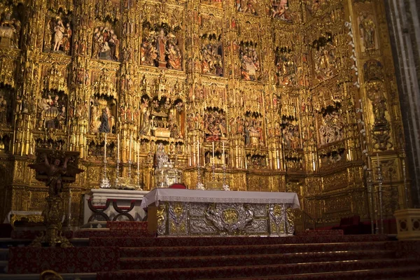 Tesouros no interior da Catedral de Sevilha, na Andaluzia Espanha — Fotografia de Stock