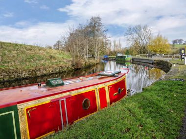 Salterforth İngiltere 5 Mayıs 2017. Salterforth güzel kırsal Lancashire Yorkshire sınır Kuzey İngiltere'de Leeds Liverpool Canal