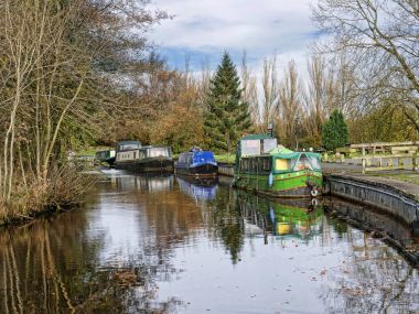 Salterforth İngiltere 5 Mayıs 2017. Salterforth güzel kırsal Lancashire Yorkshire sınır Kuzey İngiltere'de Leeds Liverpool Canal
