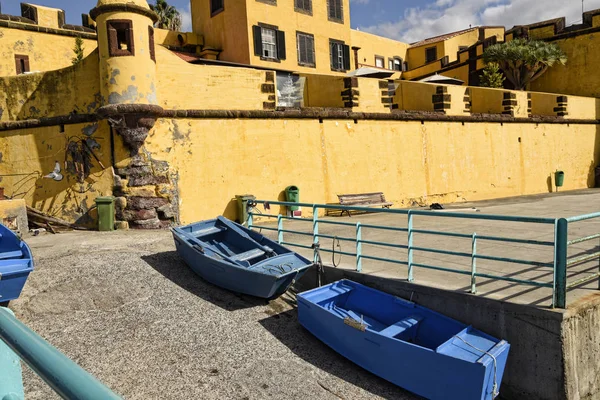 Antiga Fortaleza Amarela São Tiago Madeira Com Suas Plataformas Balneares — Fotografia de Stock