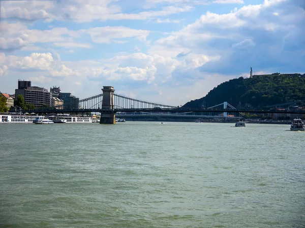 Die Ikonische Kettenbrücke Budapest Ungarisch Die Den Verkehr Über Die — Stockfoto