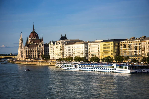 Budapeşte Deki Parlamento Binası Macaristan Başkenti Vatandaşlar Ücretsiz Ziyarette Bulunsalar — Stok fotoğraf