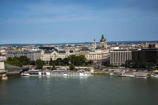 Den Mäktiga Donau Rinner Genom Staden Budapest Väg Från Wien — Stockfoto