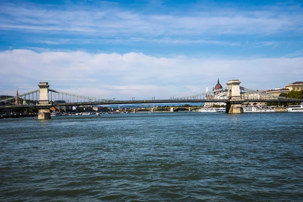 Die Ikonische Kettenbrücke Budapest Ungarisch Die Den Verkehr Über Die — Stockfoto