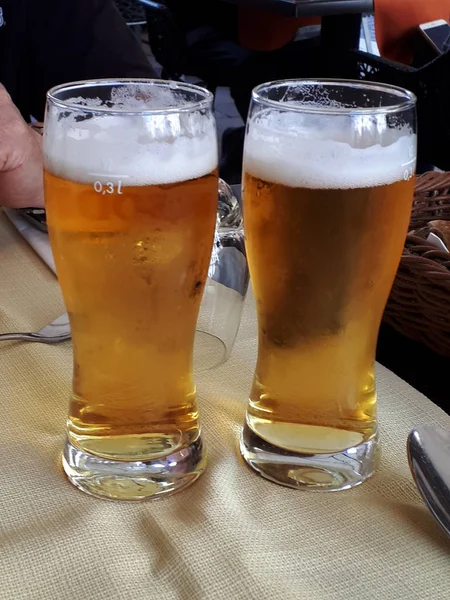 Венгерцы Любят Свою Еду Пиво Которые Являются Вкусными Разумно Priced — стоковое фото