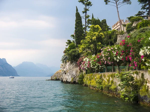 Malcesine Jedno Nejkrásnějších Měst Jezeře Garda Severní Itálii Svůj Vlastní — Stock fotografie