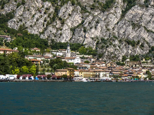 Limone Gölün Kuzey Talya Güzel Küçük Şehirlerinden Biridir Garda Gölü — Stok fotoğraf