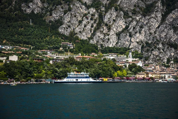 Limone Vackra Små Städerna Denna Sjö Norra Italien Gardasjön Populär — Stockfoto