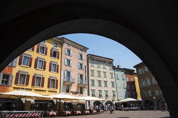 Riva Del Garda Είναι Μια Από Τις Όμορφες Μικρές Πόλεις — Φωτογραφία Αρχείου