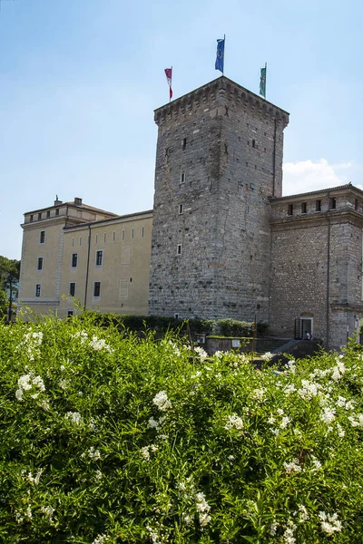 Riva Del Garda Una Delle Graziose Cittadine Questo Lago Del — Foto Stock