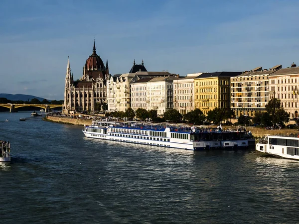 Budapeşte Deki Parlamento Binaları Tuna Nehri Kıyısındaki Macaristan Başkenti Parlamento — Stok fotoğraf