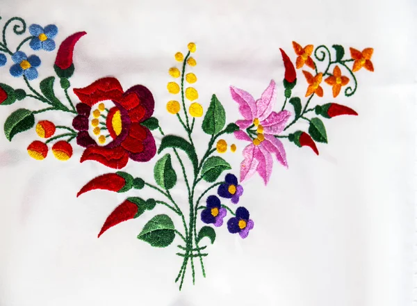 Traditionelle Designs Von Blumen Auf Puppen Tischwäsche Und Souvenirs Der — Stockfoto