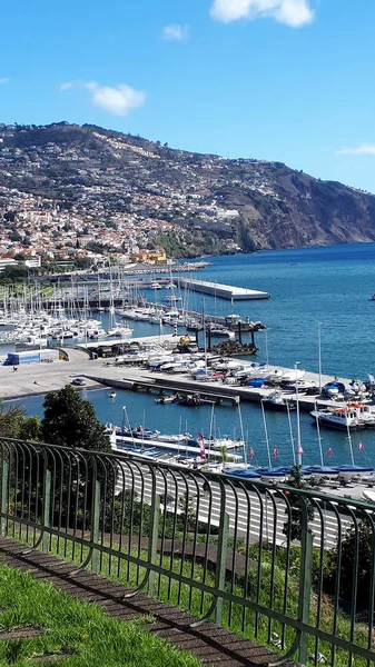 Der Tiefwasserhafen Und Hafen Von Funchal Auf Der Insel Madeira — Stockfoto