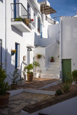 Güney İspanya 'da Costa del Sol' da Torrox sahilinde. Torrox 'un bir deniz feneri, müzesi ve Roma Tuzu kalıntıları var. 