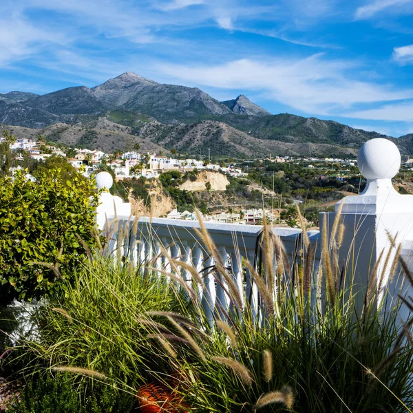 Nerja Ośrodek Wypoczynkowy Wschodnim Krańcu Costa Del Sol Jest Typowo — Zdjęcie stockowe