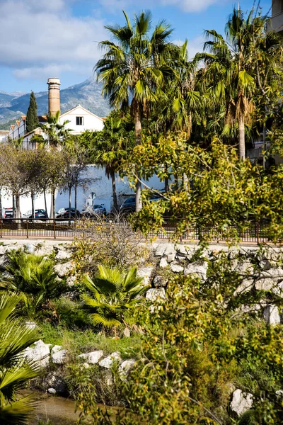 Floden Chillar Matas Med Vatten Från Bergen Bakom Semesterorten Nerja — Stockfoto