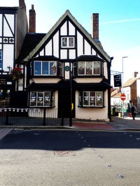 Kuzey Yorkshire 'daki Ripon' da Gürcistan iç mimarisi ve ortaçağ ve tudor zamanlarından kalma bazı mimari örnekler mevcuttur. Dikilitaşlı bir Pazar Meydanı vardır ve Wakemans evi ve Ripon aslında İngiltere 'nin en eski şehridir..