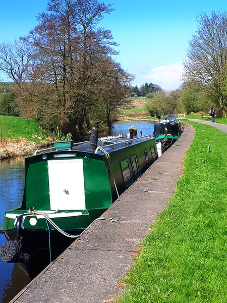 Canal Boats Bij Het Leeds Liverpool Canal Bij Salterforth Moorings — Stockfoto
