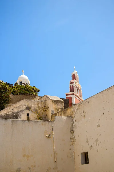 Traditional Greek Architecture Island Santorini Which Clings Cliffs Which Were — Stock Photo, Image