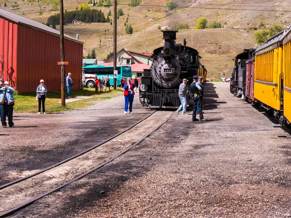 Narrow Gauge Railway Durangosta Silvertoniin Joka Kulkee Kalliovuorten Läpi River — kuvapankkivalokuva