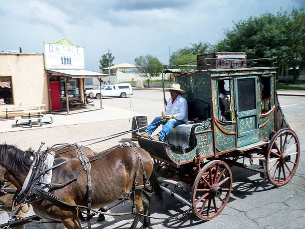 Stage Coach Neemt Toeristen Mee Door Oude Stad Van Tombstone — Stockfoto