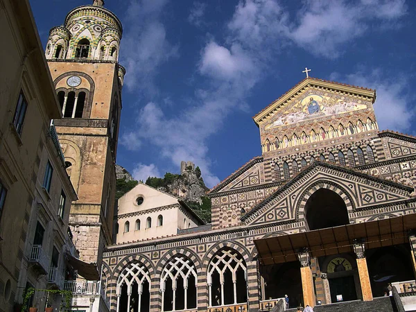 Stunning Cathedral Amalfi Mediterranean Coast Italy Shines Golden Sunshine — Stock Photo, Image
