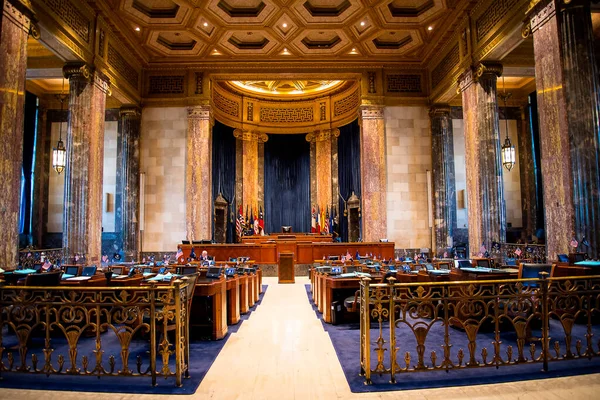 Louisiana Eyalet Başkent Binası, ABD 'nin Louisiana eyaletinin Louisiana eyaletinin başkenti Louisiana eyaletinin başkentidir.