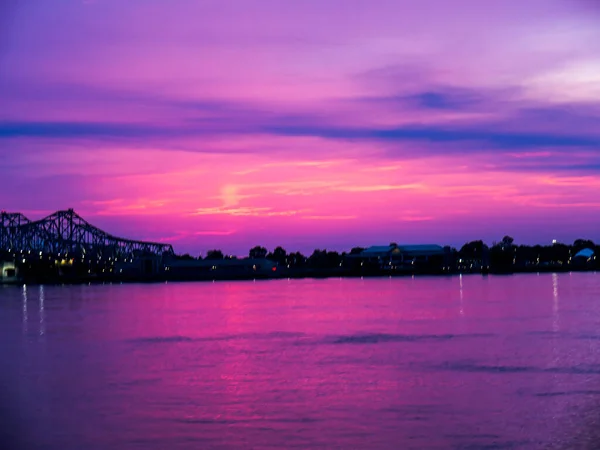 Noite Cai Natchez Sob Colina Margens Poderoso Rio Mississippi Estado — Fotografia de Stock