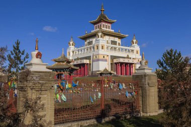 Buddha Shakyamuni 'nin Altın Mabedi