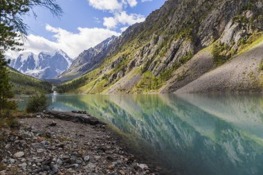 Shavlo Gölü. Altai Dağları, Rusya.