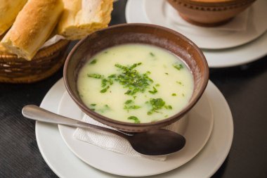 Gürcistan tavuk çorbası - chikhirtma