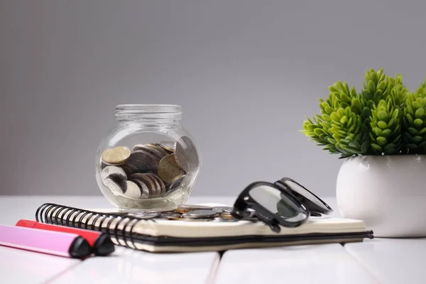 kavram kaydetme. cam kavanoza sikke