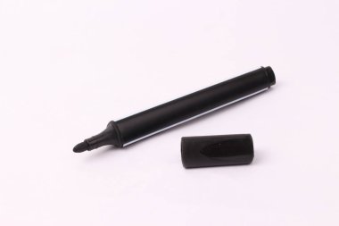 Beyaz arka plan üzerinde izole marker kalem