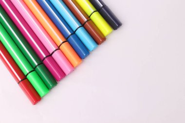 Beyaz arka plan üzerinde izole marker kalem