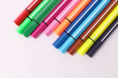 Beyaz arka plan üzerinde izole marker kalem