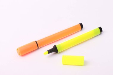 Beyaz arka plan üzerinde izole marker kalem