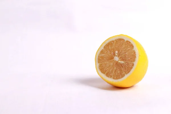 Limón Aislado Sobre Fondo Blanco — Foto de Stock